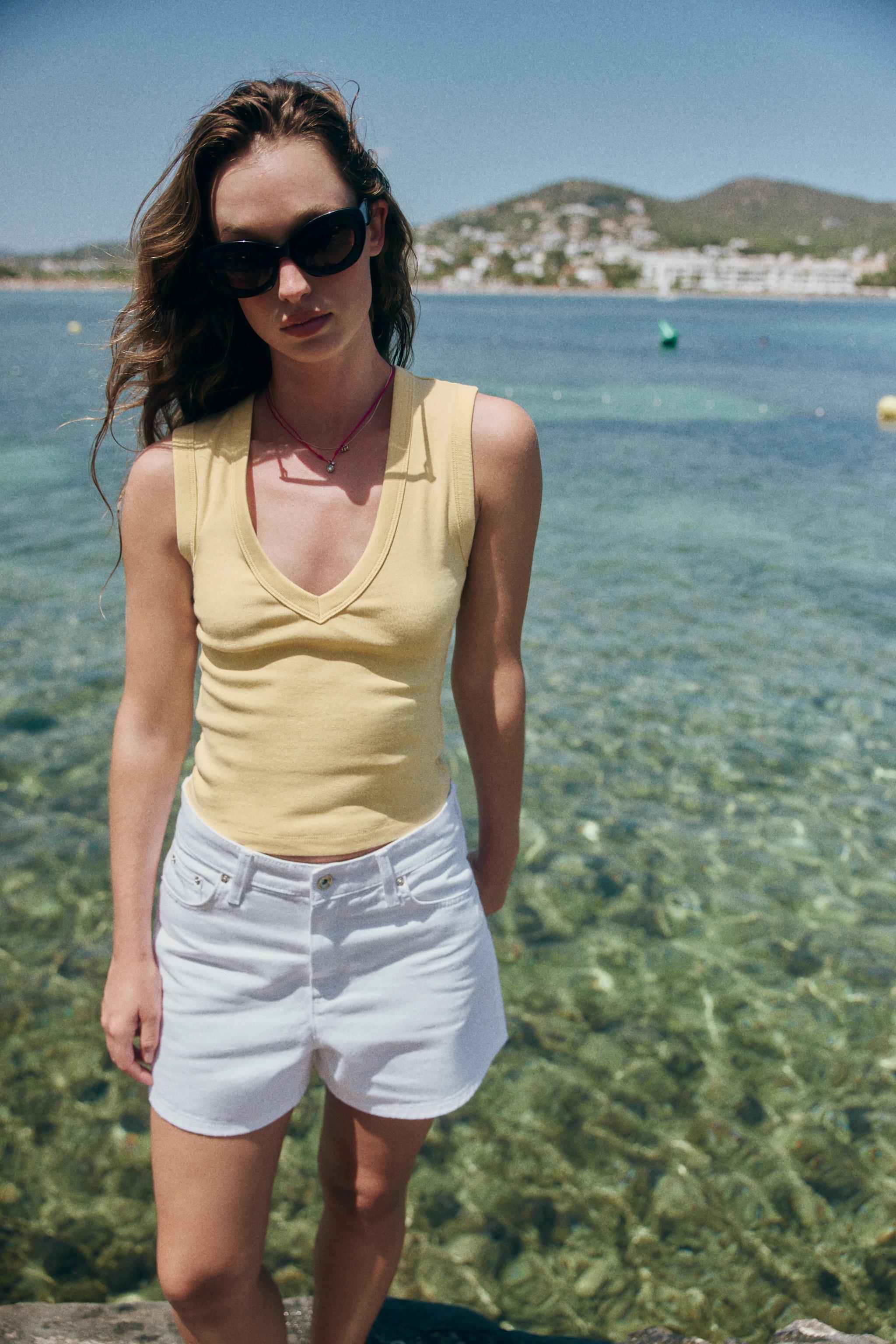 COTTON V-NECK STRIPED T-SHIRT